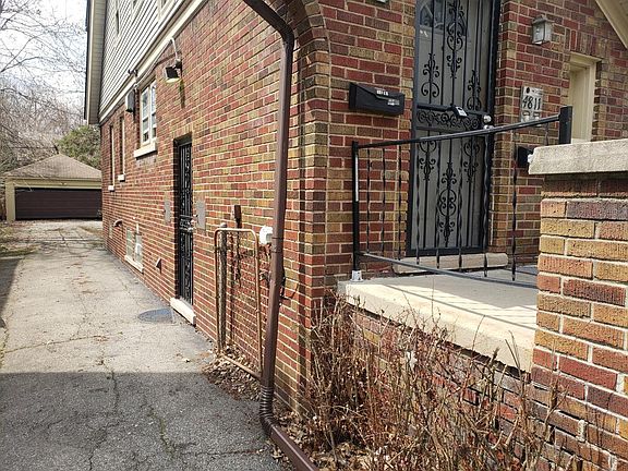 2nd image of 4811 Kensington Ave Unit 1