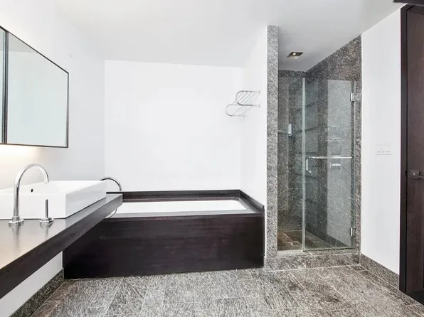 20 Pine Street image 7 of 13