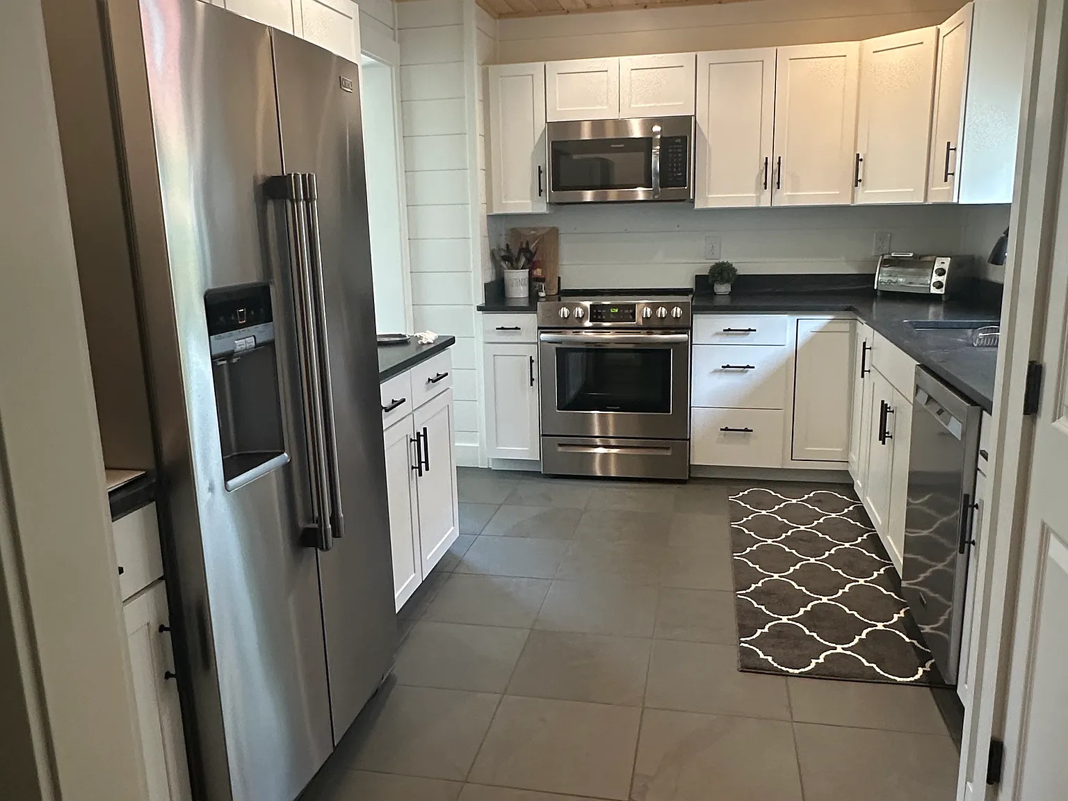 2 bed, 1756 sqft, $2,200 — Photo 4