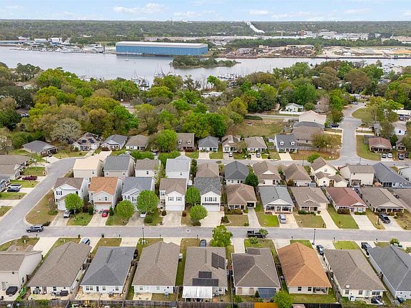 4th image of 126 Cottage View Dr