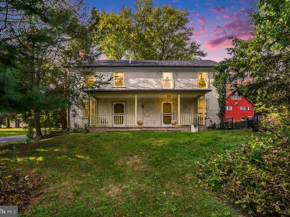 105 Chestnut Ln, Kintnersville, PA 18930