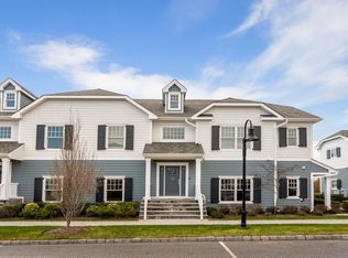39 Village Green Dr, Southampton, NY 11968