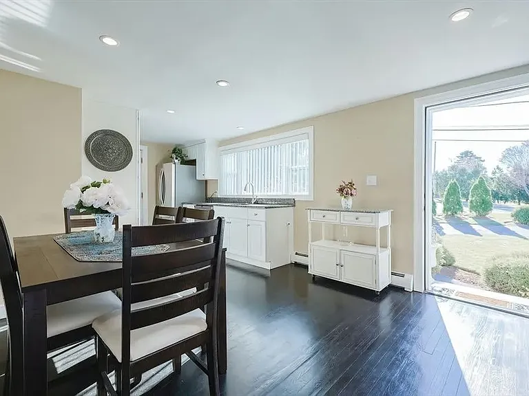 44 S Bedford St — Photo 9