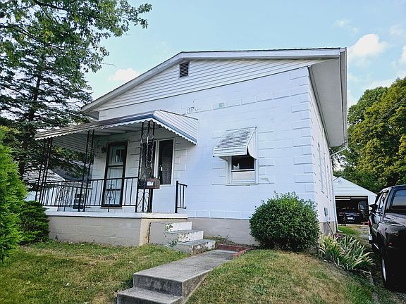 3rd image of 631 Smithfield Ave