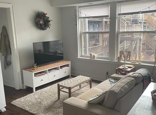 3727 N Pine Grove Ave #33, Chicago, IL 60613