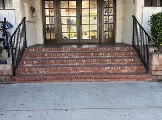 18530 Hatteras St Unit 326, Tarzana, CA