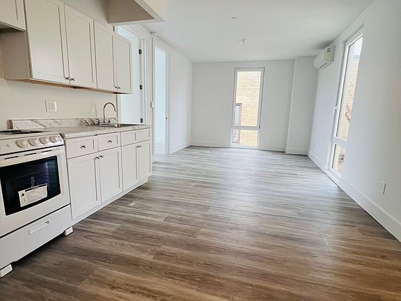 3rd image of 633 E 230th St #5C