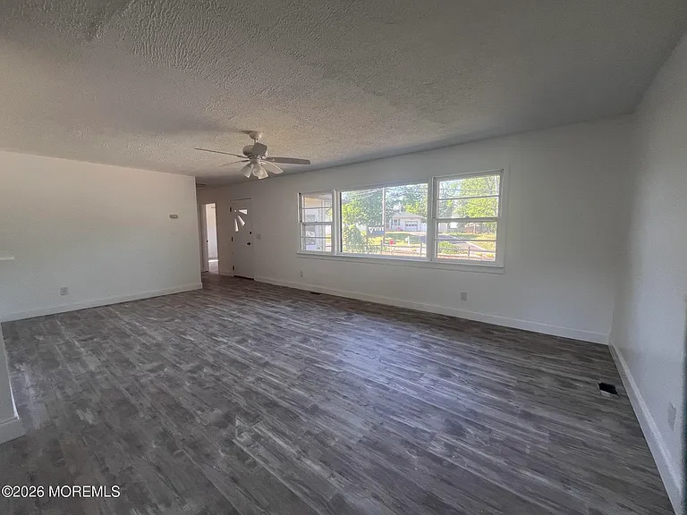 14 Wood Ave #A — Photo 2