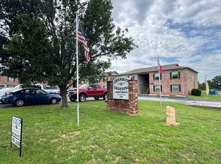 Chandler Crossing, Chandler, TX 75758