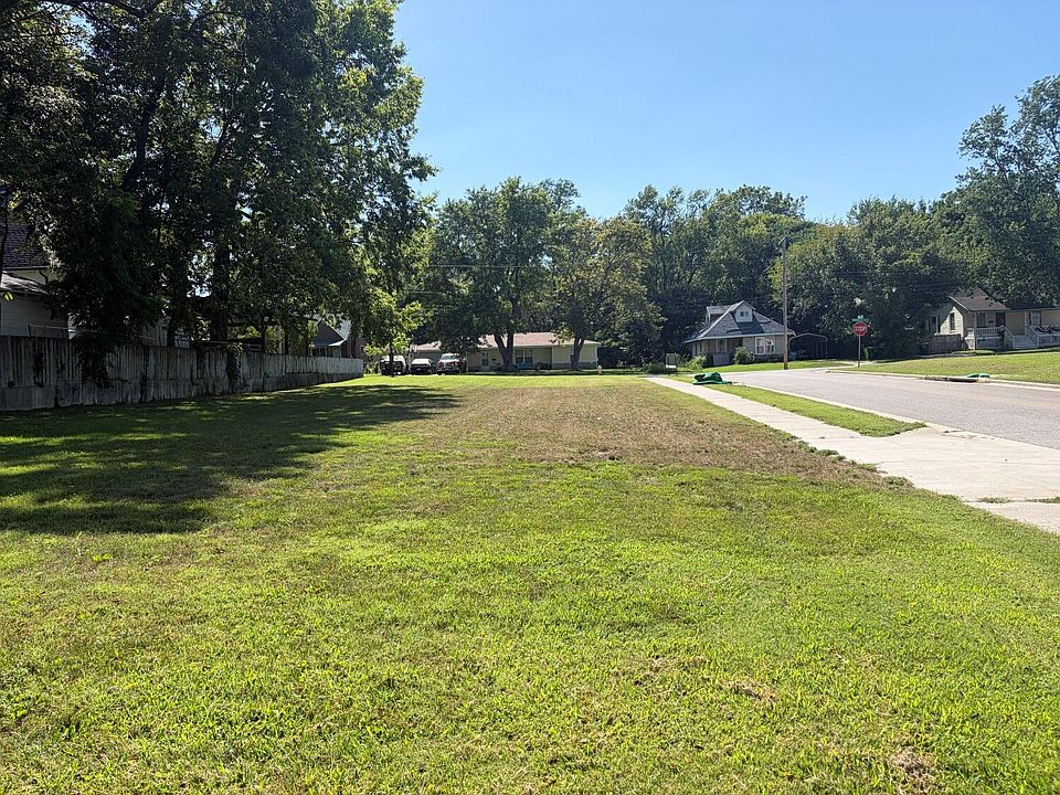 2nd image of 2260 N Campbell Avenue
