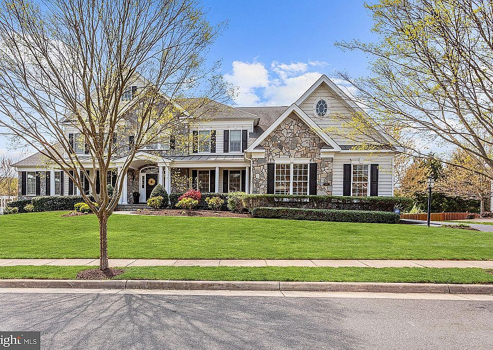 Toll Brothers Hampton Model