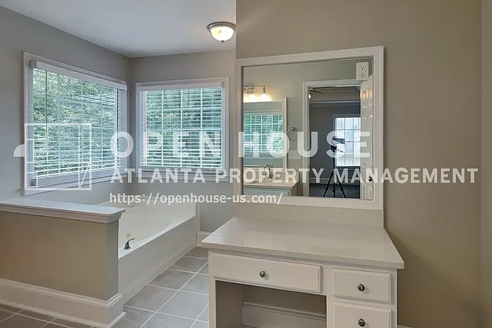 1907 Ascot Ter NW — Photo 12