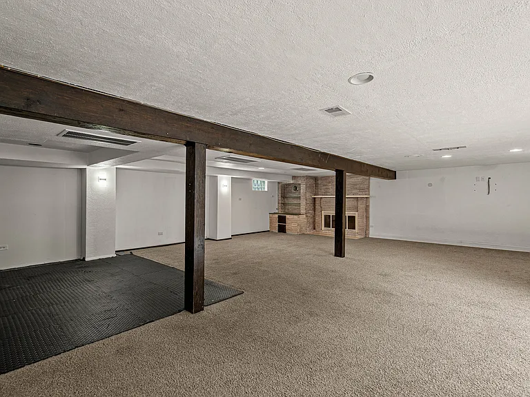 251 Franklin Dr — Photo 24
