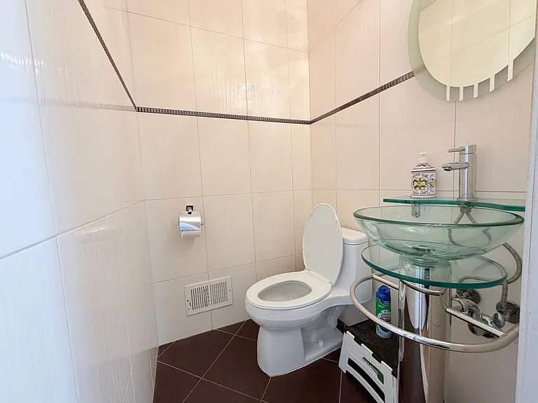 455 Bedford Ave — Photo 5