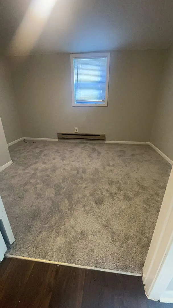 111 1/2 S Dicks St - Your Ball State Home Awaits! Cozy 2-Bedroom Duplex Near Campus — Photo 4