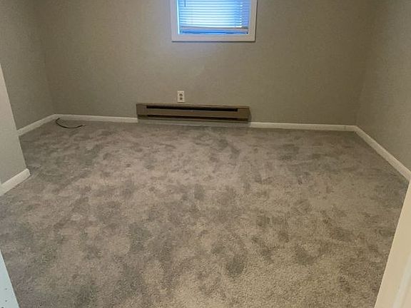 4th image of 111 S Dicks St #1/2