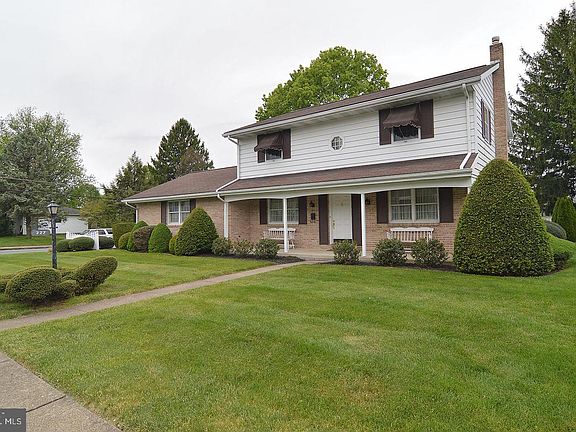 2nd image of 327 Somerset St