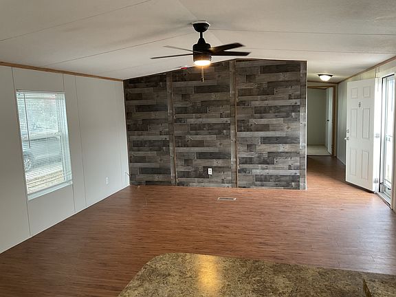 2nd image of 913 Bandera St #216
