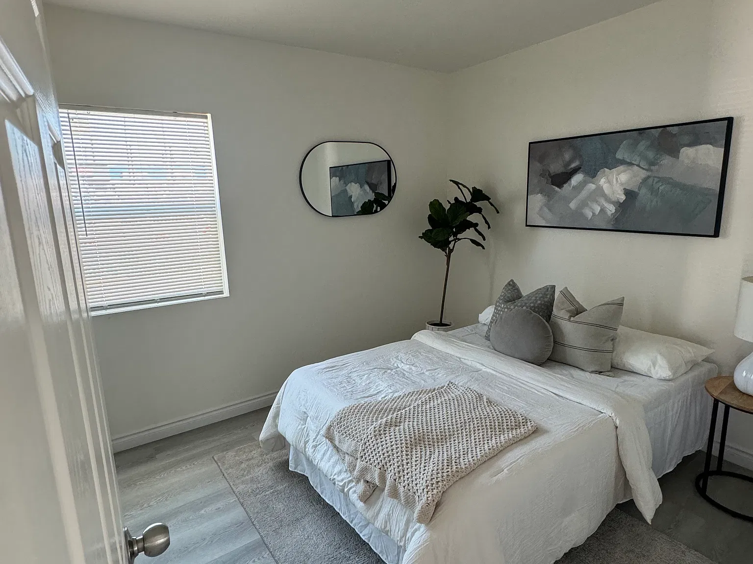 1 bed, 500 sqft, $1,999 — Photo 2