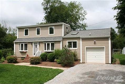 Neat & tidy "Cape Cod" with many updates