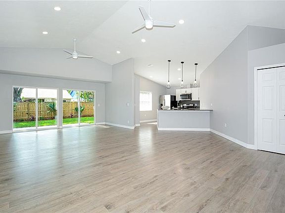 3rd image of 4548 Cactus Ave