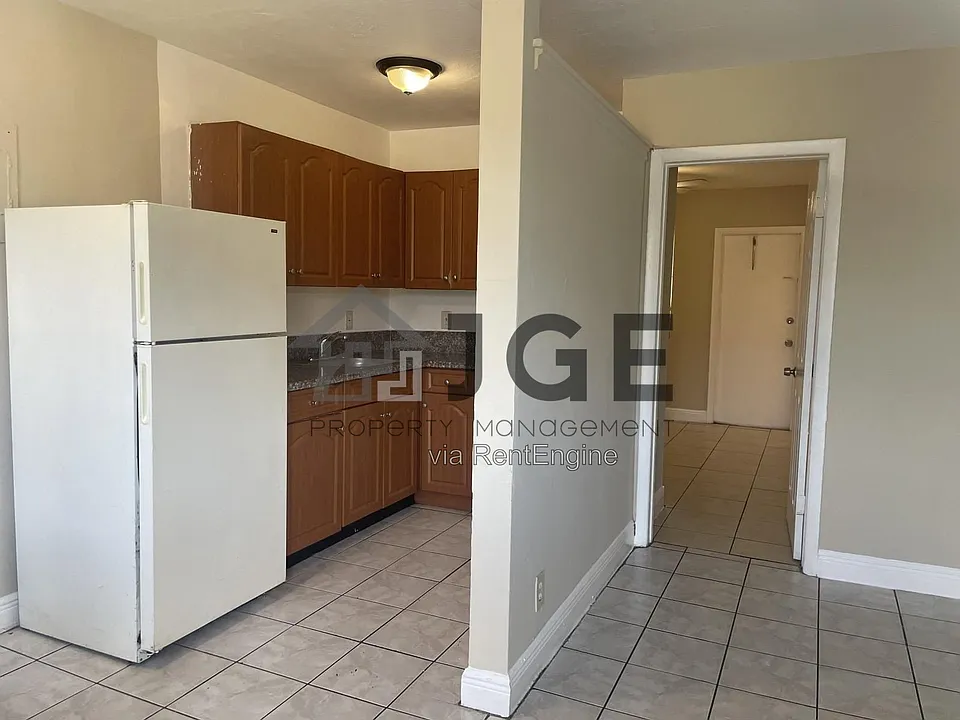 724 NW 4th Ave #1