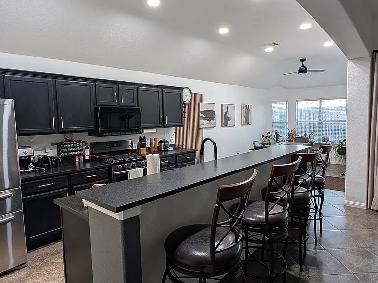 720 Abbeyglen Castle Dr — Photo 1