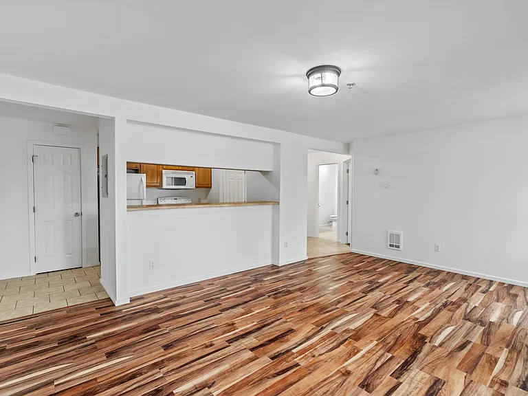 100 W Curtis St #203 — Photo 6