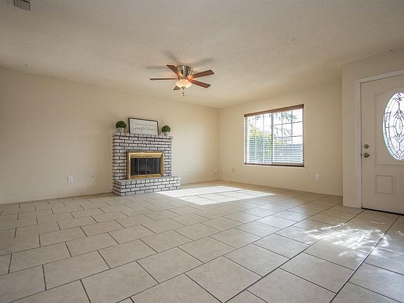 3rd image of 1025 Larchwood Ct