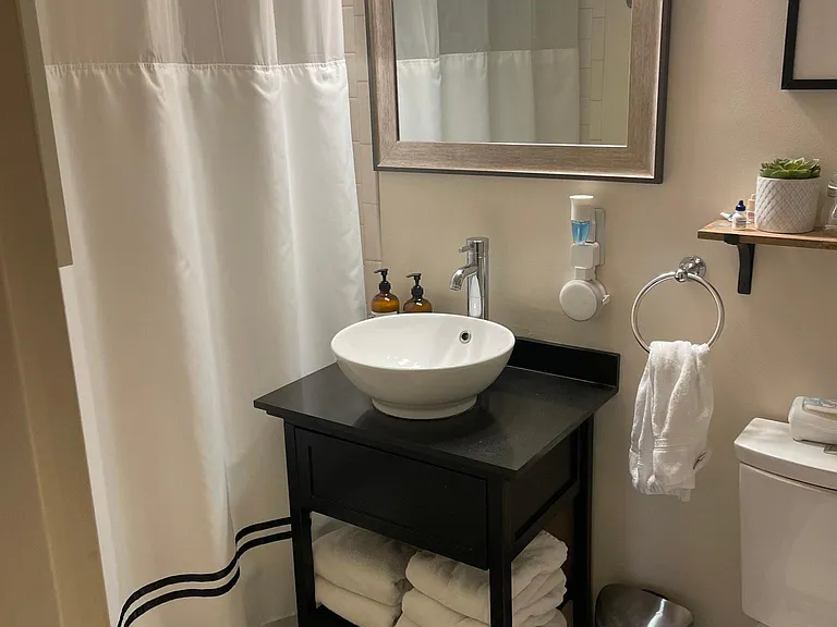 228 Bloomfield St #13 — Photo 8
