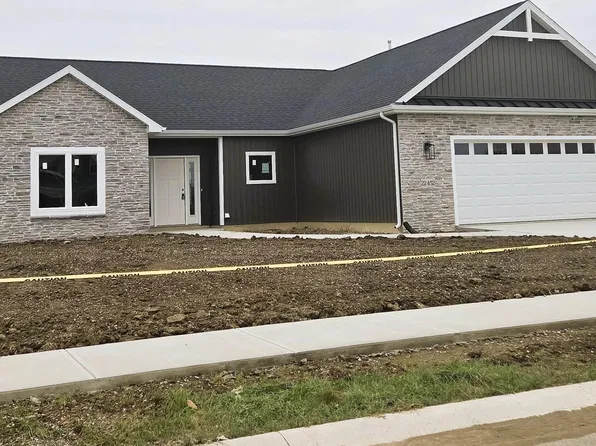 22452 Ash St, Woodburn, IN 46797