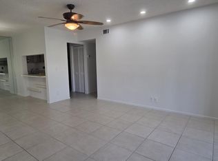 618 Sea Pine Way APT B2, Greenacres, FL 33415