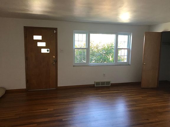 2nd image of 788 Linda Dr