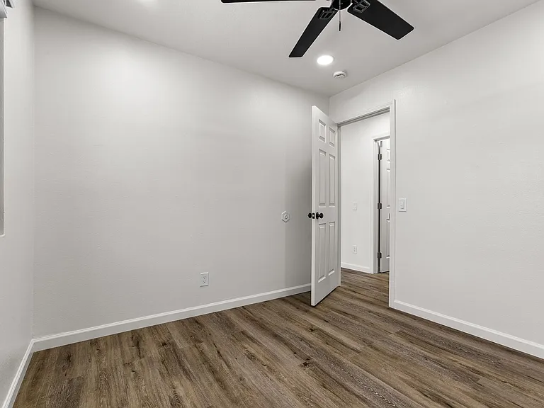 169 Brightwood Ave — Photo 13