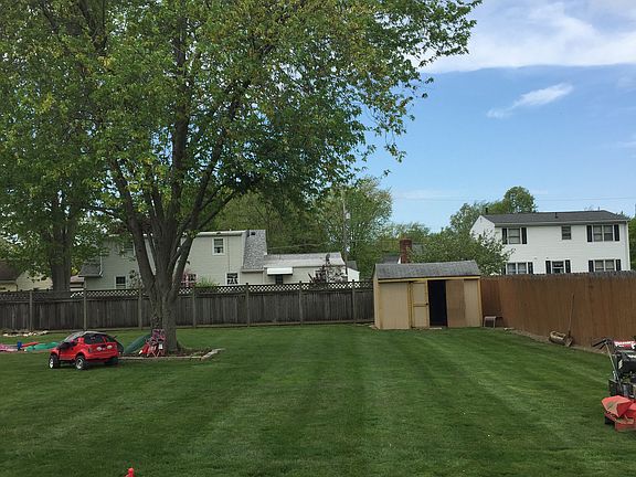 5th image of 255 Windsor Dr