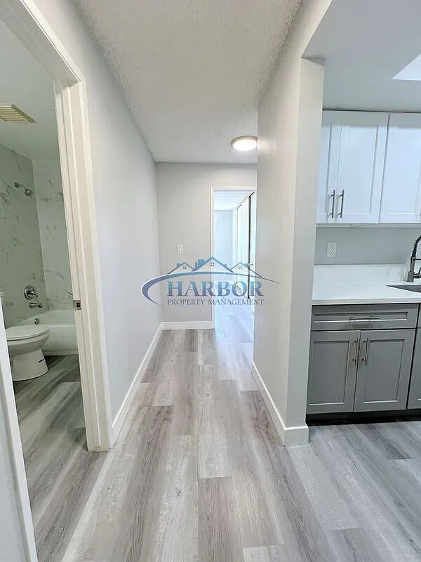 2 bed, 1.0 bath, $2,195 — Photo 3