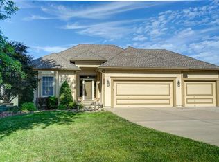 914 Aspen Dr, Smithville, MO 64089