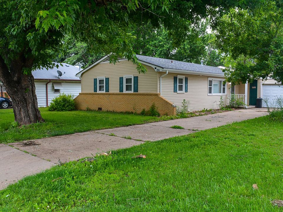 1911 E 14th Ave, Winfield, KS 67156 Zillow