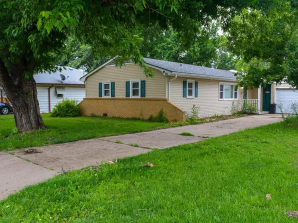 1911 E 14th Ave, Winfield, KS 67156