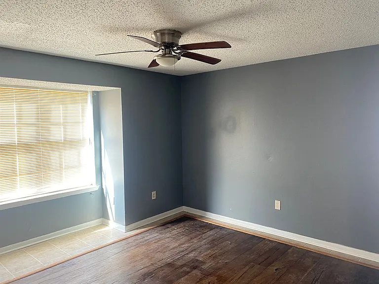 8433 Governor Dr — Photo 8