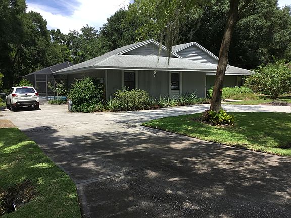 Garage side front of house