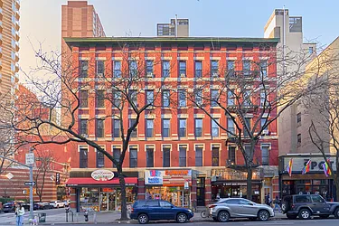 597 Tenth Avenue in Hell&#39;s Kitchen