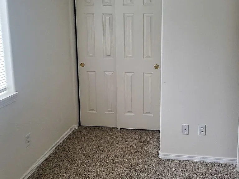 465 E Ellendale Ave — Photo 14