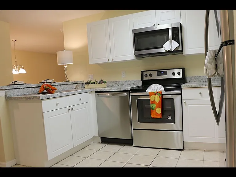 8852 Grand Palms Cir #A — Photo 6