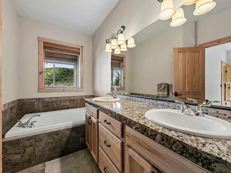 50 River Oaks Dr — Photo 4