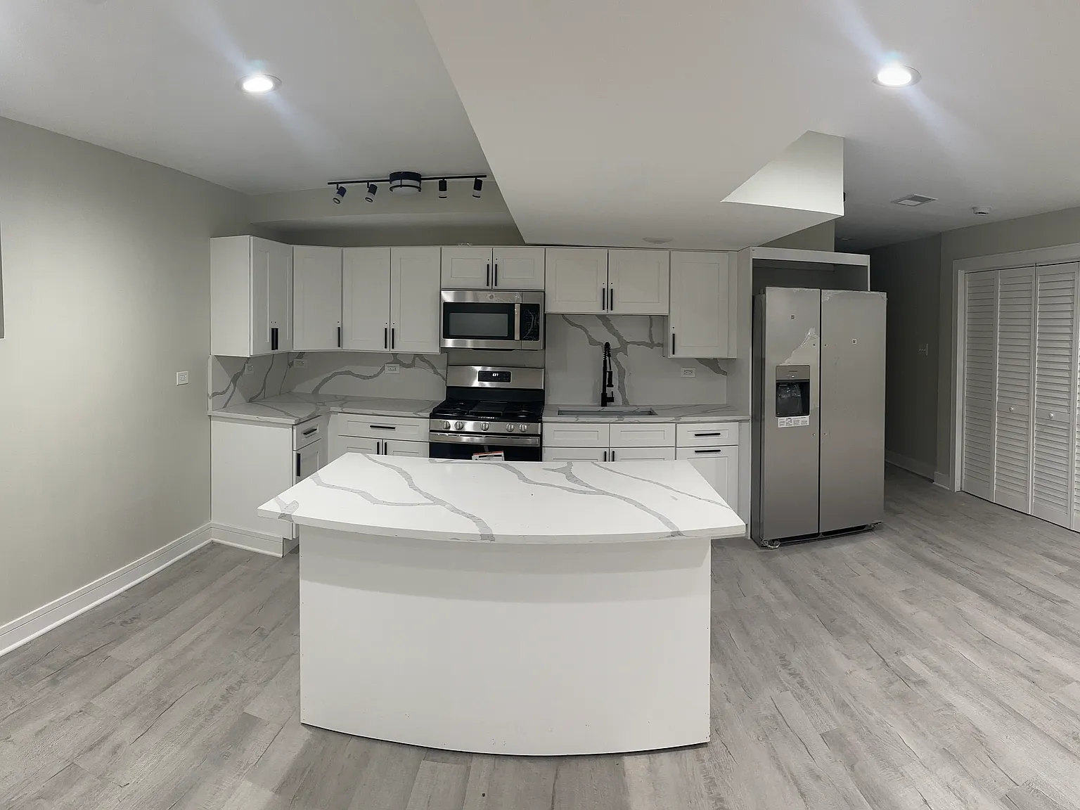 Unit G: Spacious 2-Bedroom Garden Unit — Photo 1