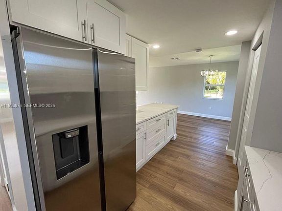 5th image of 343 Ellison Ave