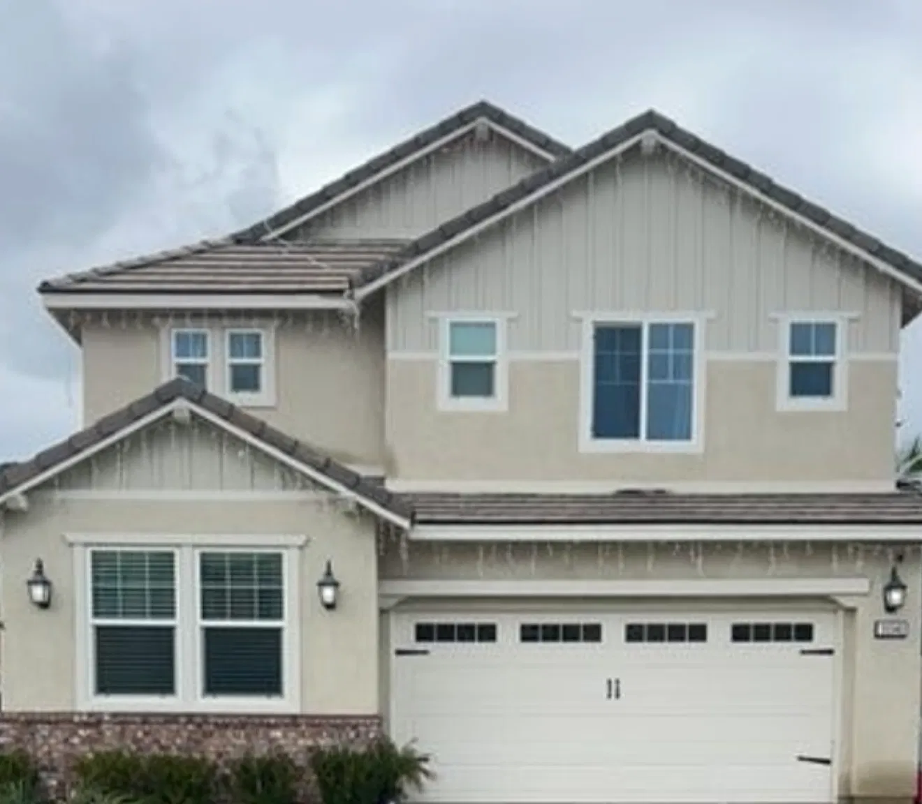 4 bed, 2445 sqft, $4,400 — Photo 1
