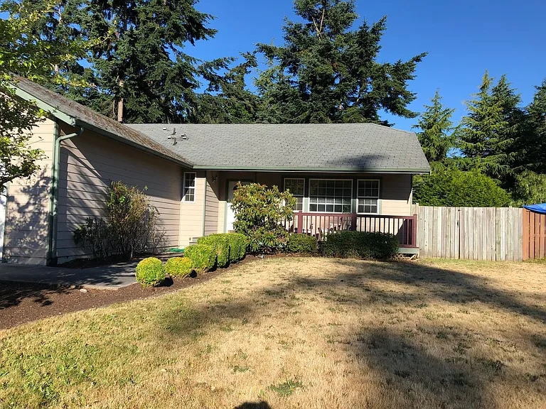 749 SW Regency Dr — Photo 16