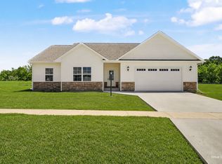 602 N Beacon Hill Cir, Urbana, IL 61802